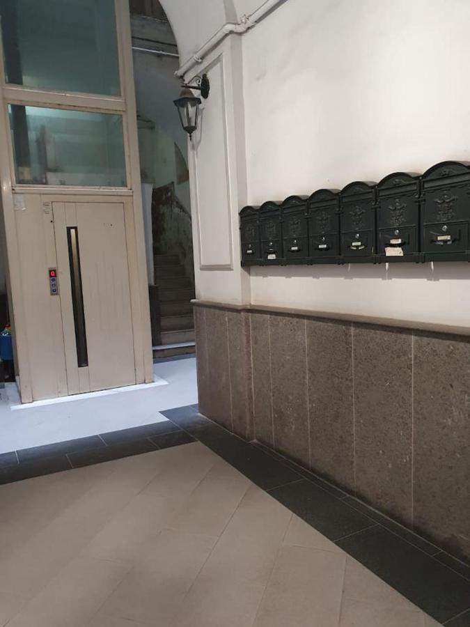 Traversa Toledo, Intero Appartamento Al Plebiscito Νάπολη Εξωτερικό φωτογραφία