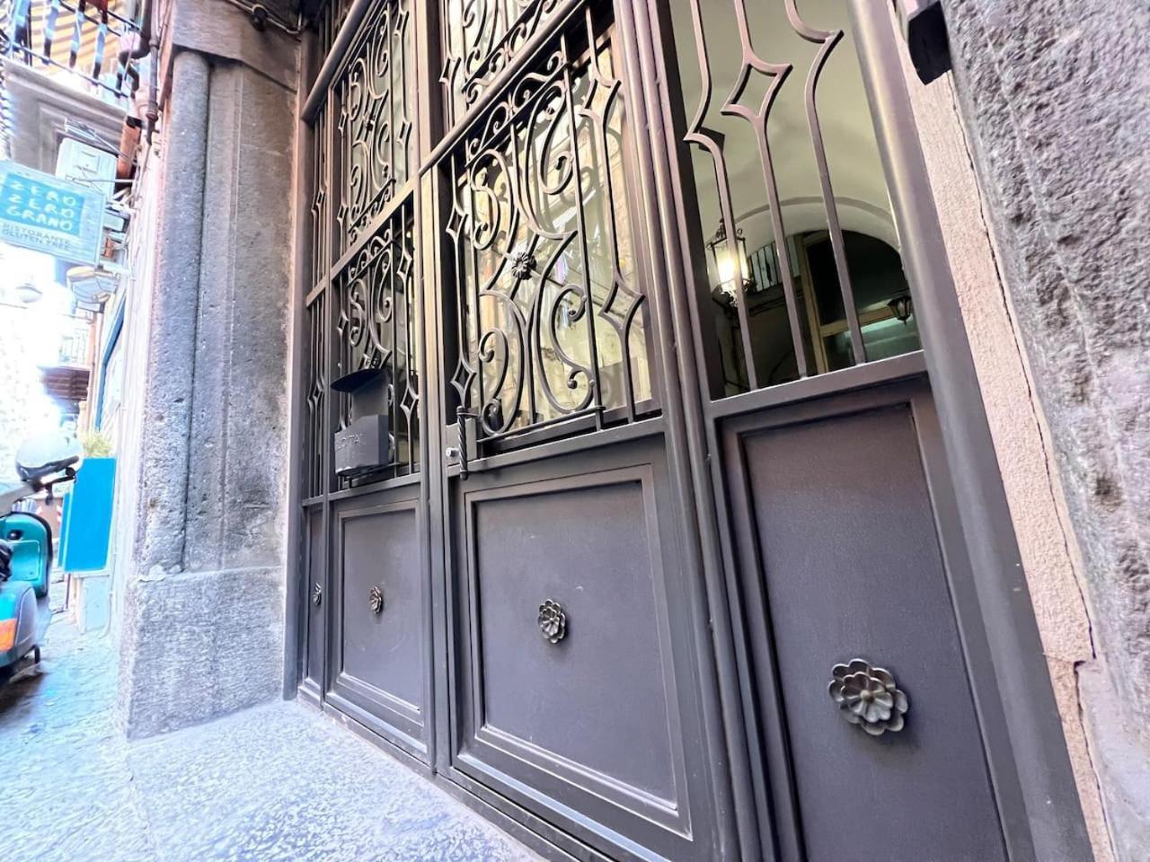 Traversa Toledo, Intero Appartamento Al Plebiscito Νάπολη Εξωτερικό φωτογραφία